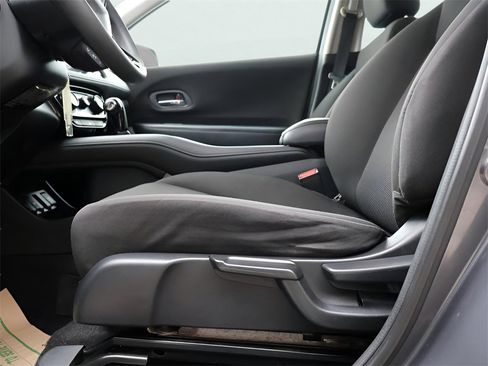 Used 2018 Honda HR-V LX image 33