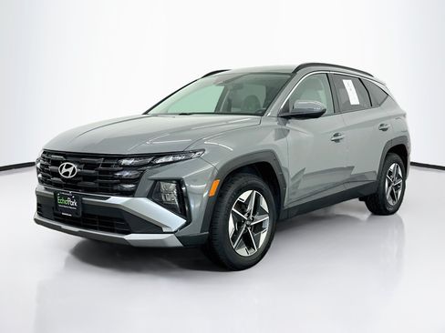 Used 2025 Hyundai Tucson SEL AWD/4WD image 3