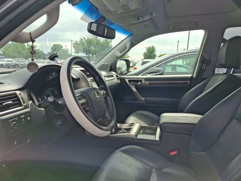 Used 2018 Lexus GX 460 w/ Navigation Package AWD/4WD image 3