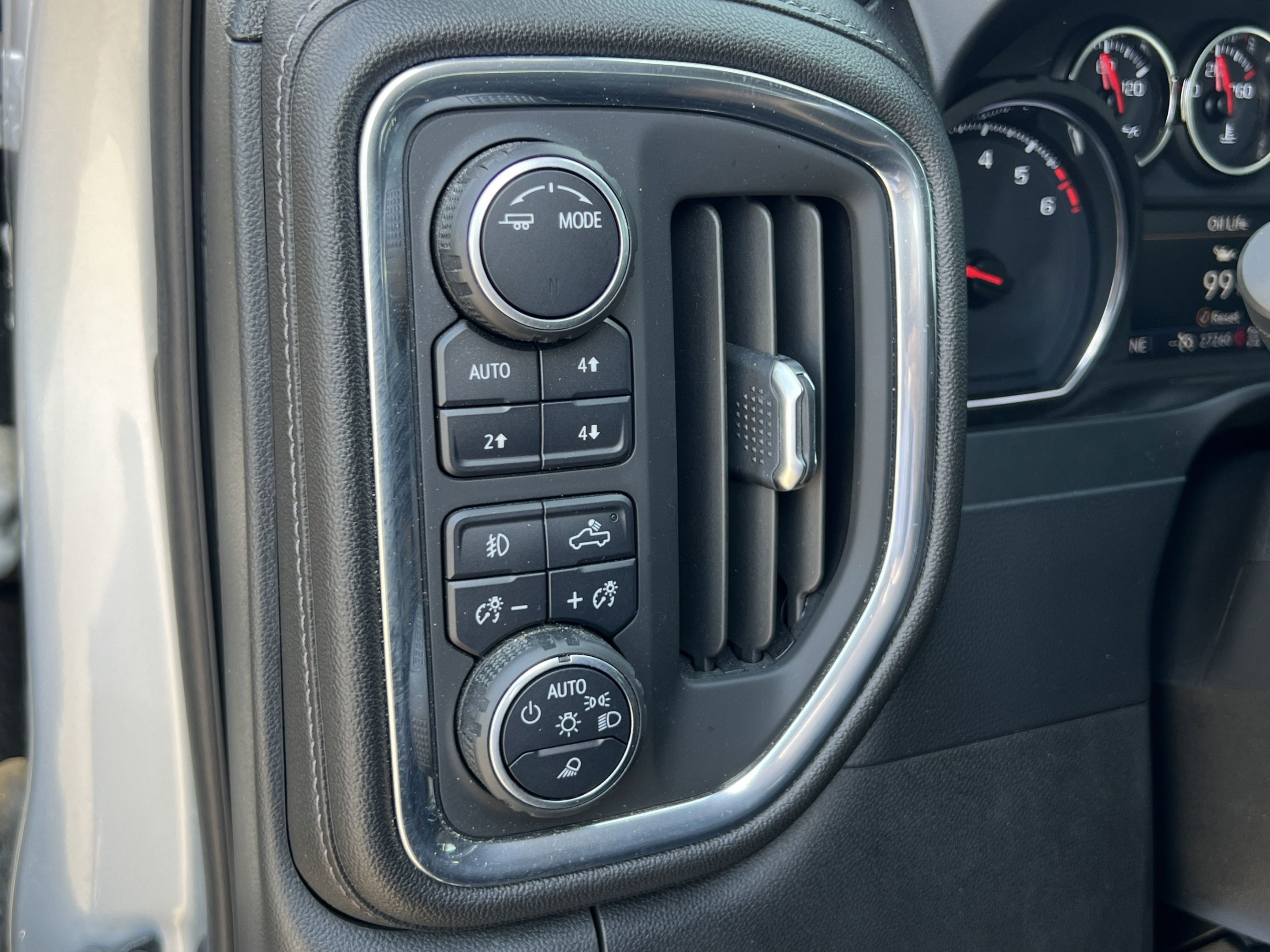 Used 2021 Chevrolet Silverado 1500 RST w/ Rally Edition AWD/4WD image 12
