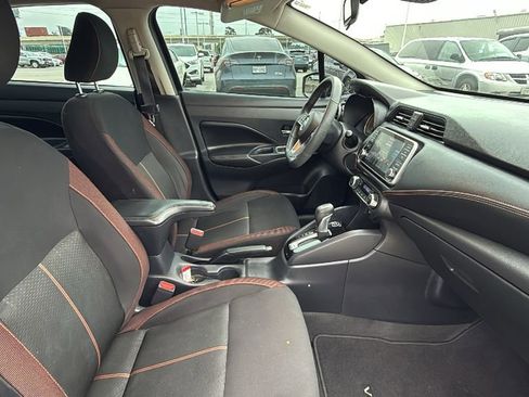 Used 2022 Nissan Versa SR w/ Convenience Package FWD image 31