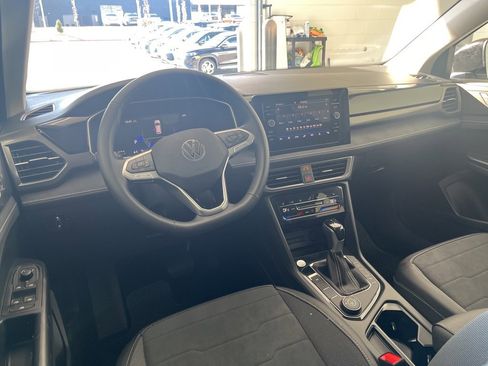 New 2026 Volkswagen Taos SE image 12