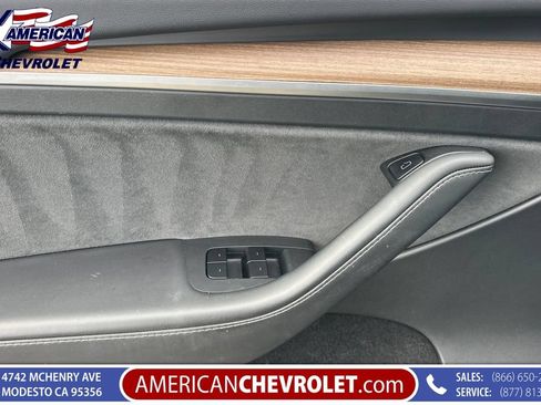Used 2025 Tesla Model Y Long Range RWD image 11