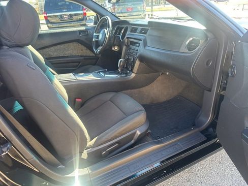 Used 2014 Ford Mustang V6 w/ Equipment Group 102A image 7