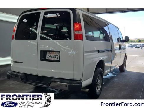 Used 2024 Chevrolet Express 3500 LT w/ LT Preferred Equipment Group RWD image 4