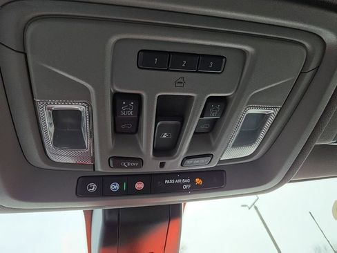 Used 2020 GMC Sierra 2500 Denali w/ Denali Ultimate Package AWD/4WD image 24