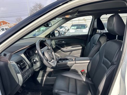 Used 2021 Nissan Rogue SL w/ Premium Package image 10