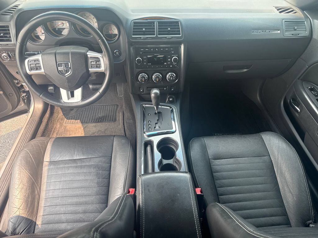 Used 2011 Dodge Challenger RWD image 9