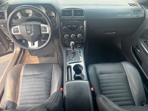 Used 2011 Dodge Challenger RWD image 9