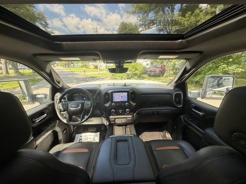 Used 2021 GMC Sierra 2500 AT4 w/ AT4 Premium Plus Package AWD/4WD image 4
