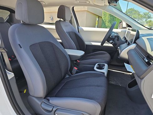 New 2024 Hyundai Ioniq 5 SEL image 10