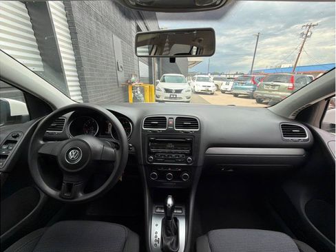 Used 2013 Volkswagen Golf 4-Door FWD image 13