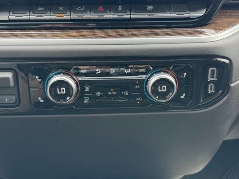 New 2026 GMC Sierra 1500 SLE w/ Preferred Package image 33