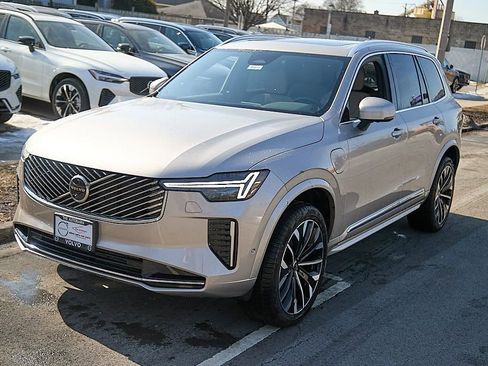 New 2026 Volvo XC90 T8 Plus w/ Protection Package Premier image 6