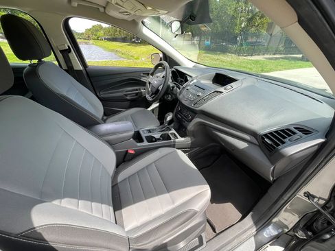 Used 2017 Ford Escape S FWD image 21
