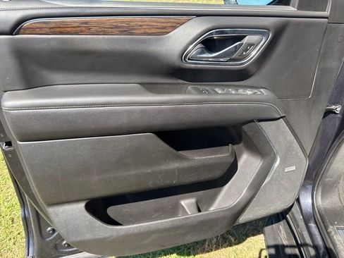 Used 2023 Chevrolet Tahoe Premier AWD/4WD image 10