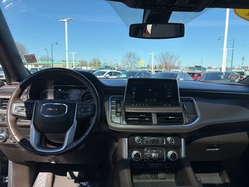 Used 2021 GMC Yukon XL SLT image 26