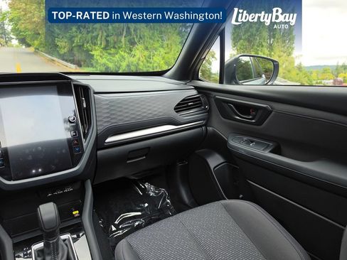 Used 2025 Subaru Forester Premium AWD/4WD image 17