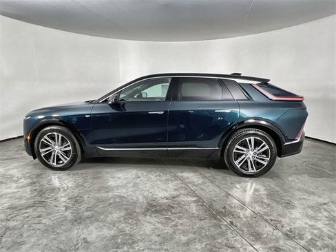 Certified 2025 Cadillac Lyriq Luxury image 5