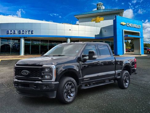 Used 2023 Ford F350 Lariat w/ Lariat Ultimate Package AWD/4WD image 9