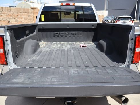 Used 2017 GMC Sierra 2500 Denali w/ Duramax Plus Package AWD/4WD image 28