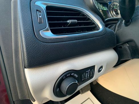 Used 2016 Chrysler 200 Limited FWD image 10