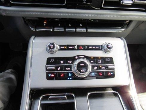 Used 2020 Lincoln Aviator Reserve w/ Equipment Group 202A image 23