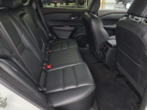 Used 2023 Nissan Rogue SL w/ SL Premium Package FWD image 15