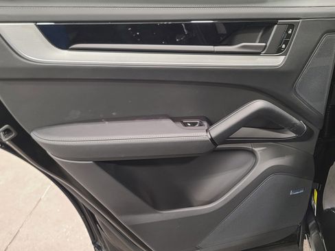 New 2026 Porsche Cayenne Coupe image 26