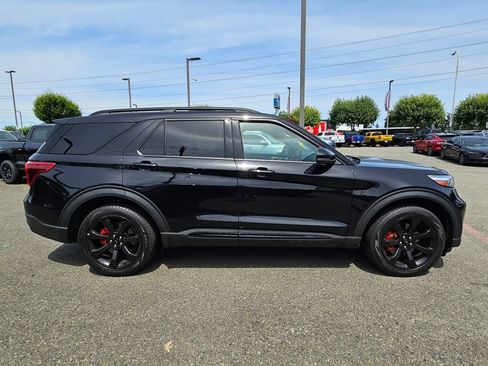 Certified 2023 Ford Explorer ST w/ Equipment Group 401A AWD/4WD image 7