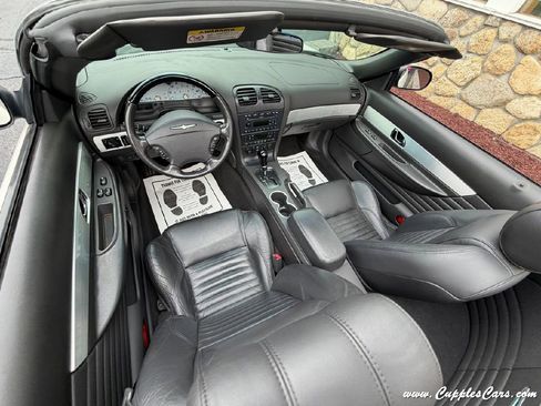 Used 2002 Ford Thunderbird image 25