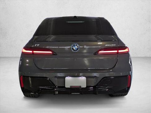 Used 2023 BMW i7 xDrive60 AWD/4WD image 6