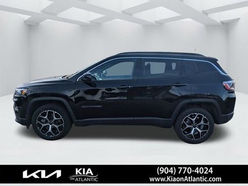 Used 2025 Jeep Compass Limited AWD/4WD image 6