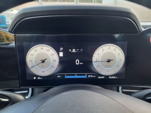 Used 2025 Hyundai Elantra Limited image 25