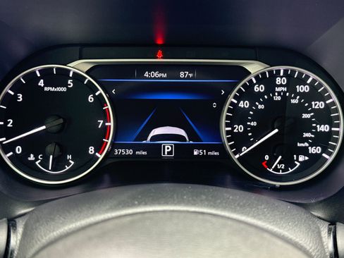 Used 2024 Nissan Sentra SV FWD image 22