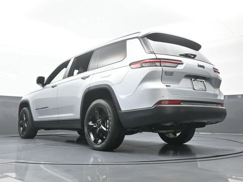 Used 2023 Jeep Grand Cherokee L Laredo RWD image 58