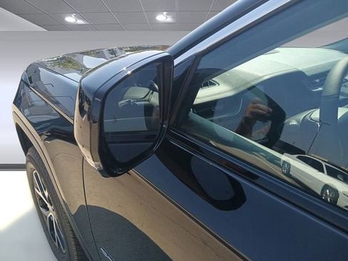 New 2023 Jeep Grand Cherokee Limited image 18