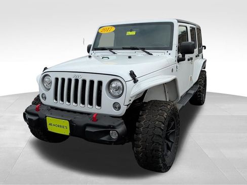 Used 2017 Jeep Wrangler Unlimited Sahara image 2