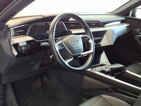 Used 2023 Audi e-tron Premium Plus w/ Premium Plus Package AWD/4WD image 9