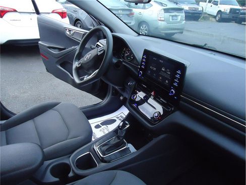 Used 2020 Hyundai Ioniq Blue FWD image 18