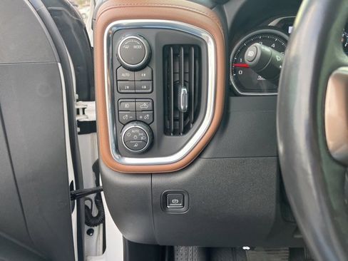 Used 2022 Chevrolet Silverado 1500 High Country image 33