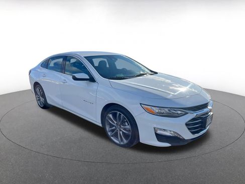 Used 2024 Chevrolet Malibu LT image 1