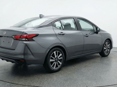 Used 2025 Nissan Versa SV image 9