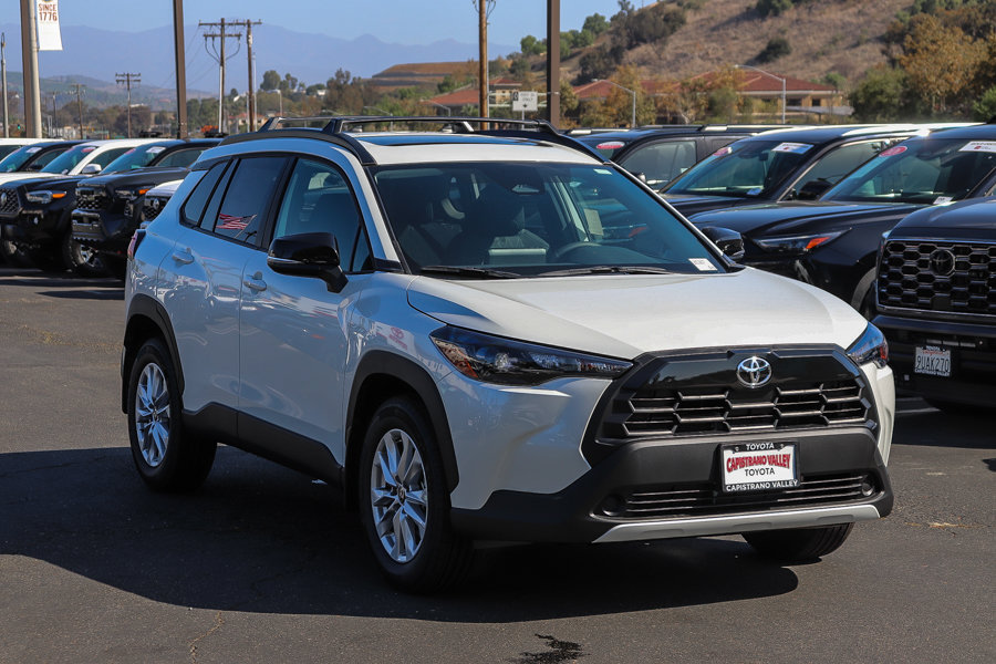 New 2026 Toyota Corolla Cross LE w/ Moonroof Package FWD image 2