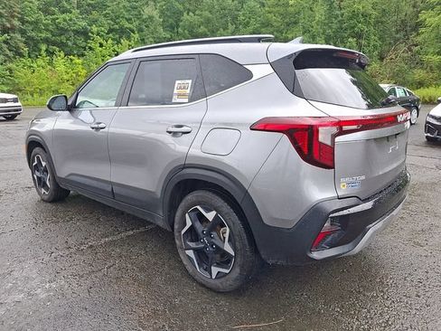 Used 2024 Kia Seltos EX AWD/4WD image 3