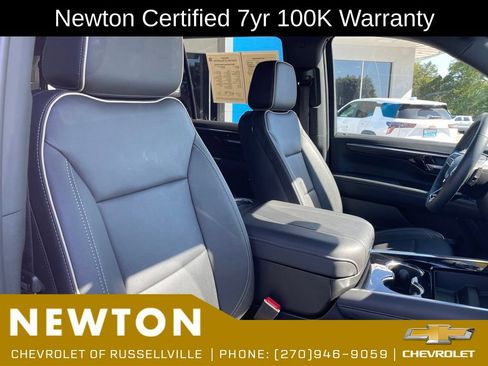 Used 2025 Chevrolet Tahoe Premier AWD/4WD image 21
