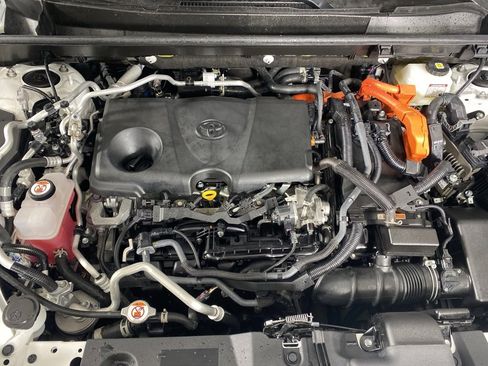 Used 2023 Toyota RAV4 SE image 11