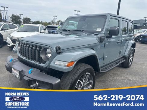 Used 2024 Jeep Wrangler Unlimited w/ Convenience Group image 1