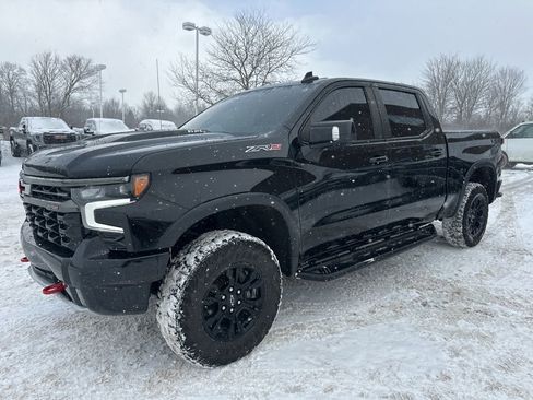 Used 2022 Chevrolet Silverado 1500 ZR2 w/ Technology Package image 4