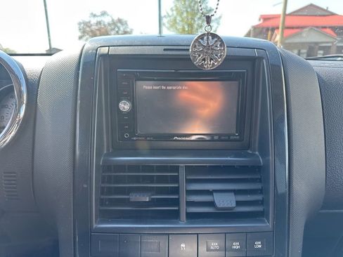 Used 2009 Ford Explorer Sport Trac XLT image 7